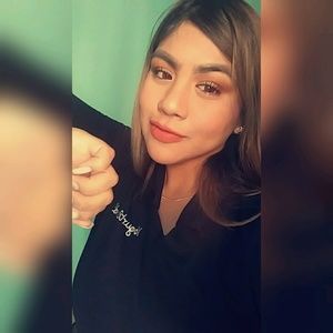 Meet your Posher, Mayra